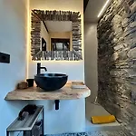 Spacious House In Tapigliano With Terrace For 12 People * Nebbiuno