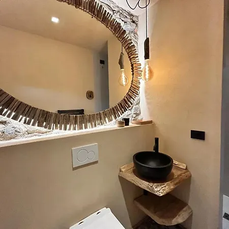 Spacious House In Tapigliano With Terrace For 12 People 度假居