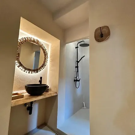 Spacious House In Tapigliano With Terrace For 12 People *