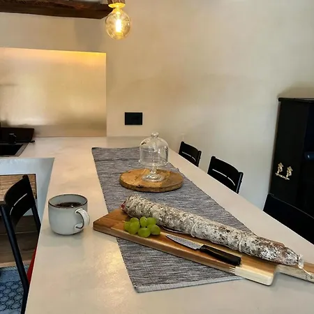 Spacious House In Tapigliano With Terrace For 12 People * Nebbiuno