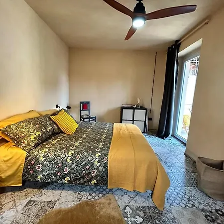 Сasa de vacaciones Spacious House In Tapigliano With Terrace For 12 People *