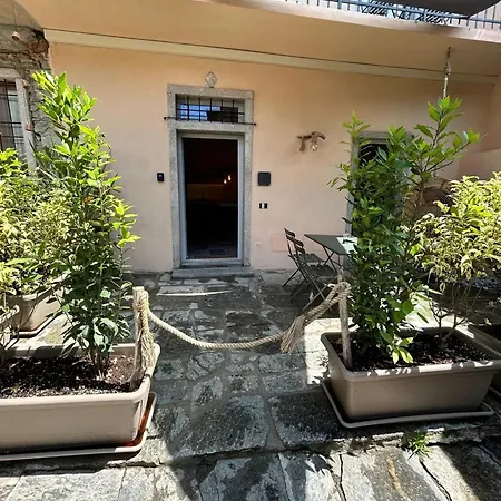 Spacious House In Tapigliano With Terrace For 12 People Сasa de vacaciones Nebbiuno
