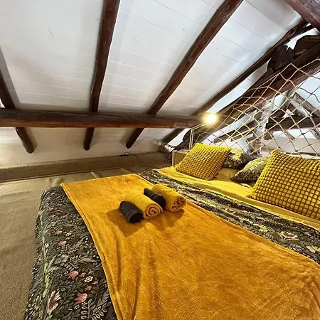 Сasa de vacaciones Spacious House In Tapigliano With Terrace For 12 People Nebbiuno