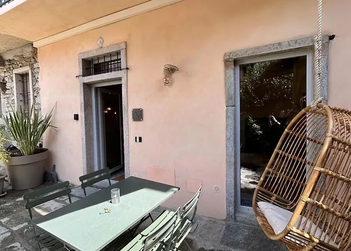 Spacious House In Tapigliano With Terrace For 12 People Dom wakacyjny Nebbiuno