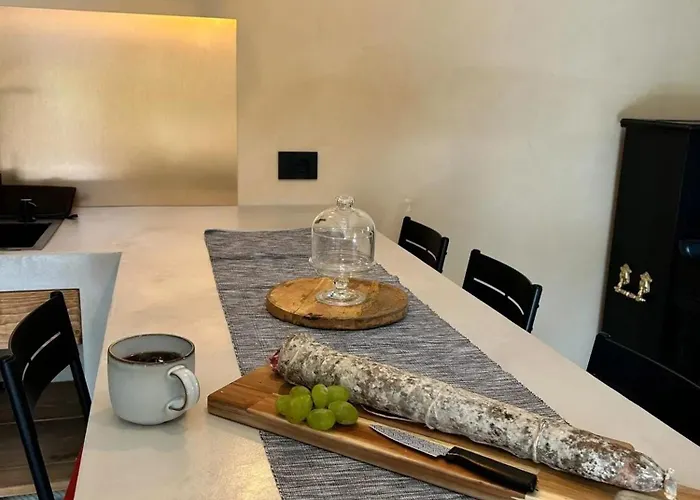 Spacious House In Tapigliano With Terrace For 12 People * Nebbiuno