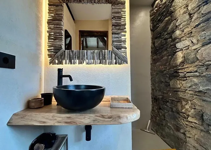 Spacious House In Tapigliano With Terrace For 12 People * Nebbiuno