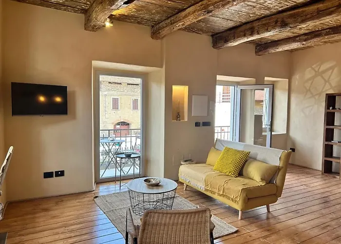 Spacious House In Tapigliano With Terrace For 12 People Dom wakacyjny *